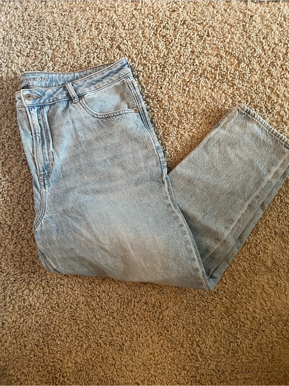 American eagle women’s light wash strigid jeans